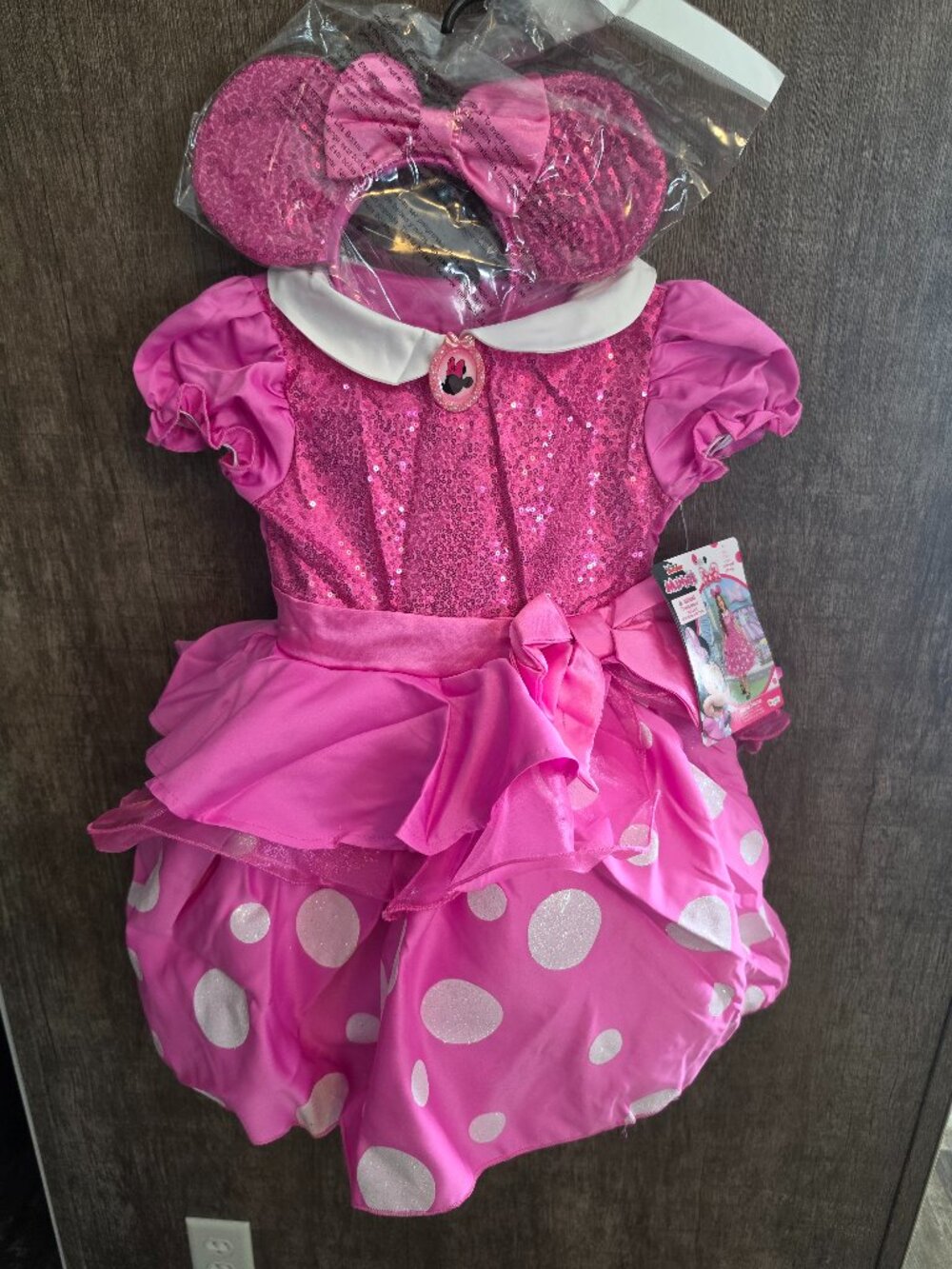 BRAND NEW MINNIE MOUSE COSTUME size Xs 3T-4T